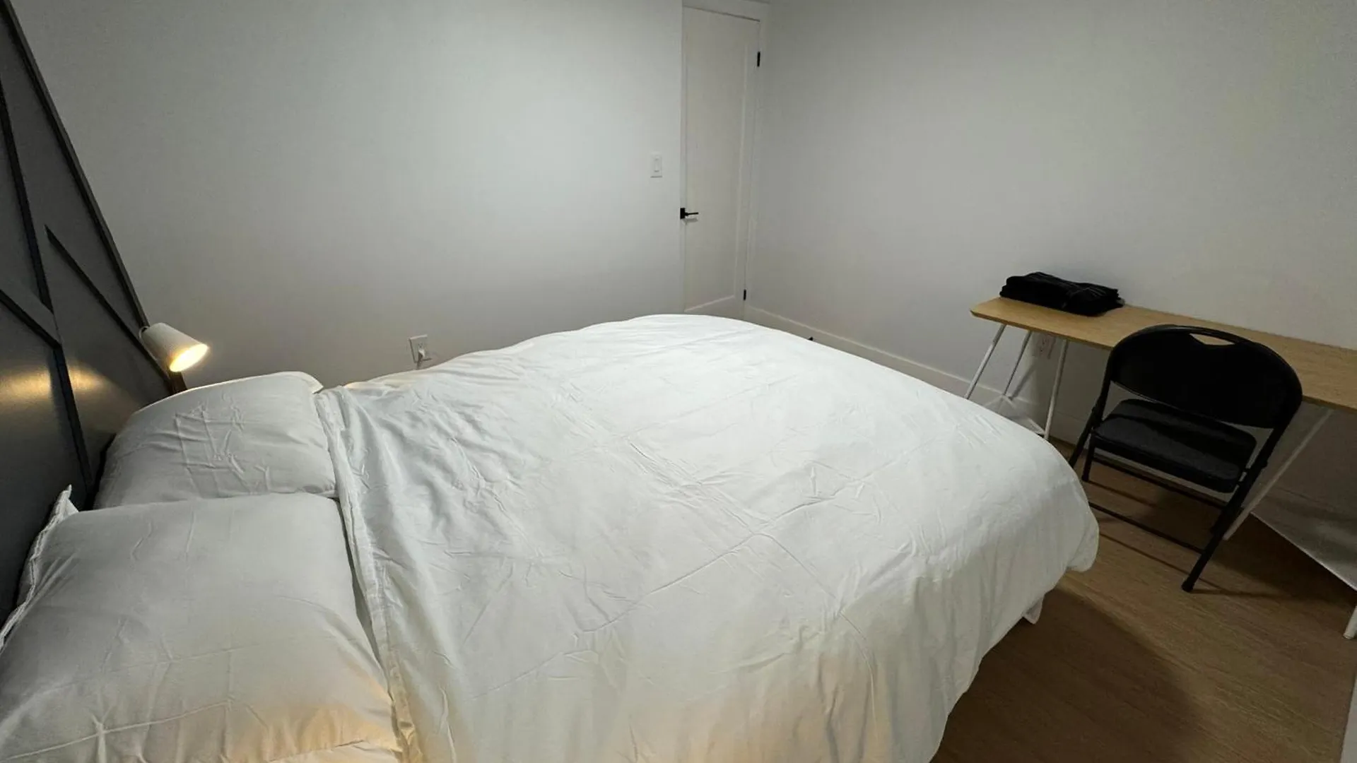 Appartement Entire Unit2 Airport Free Pkg Sep Entrance Newreno à Toronto 0*,  Canada
