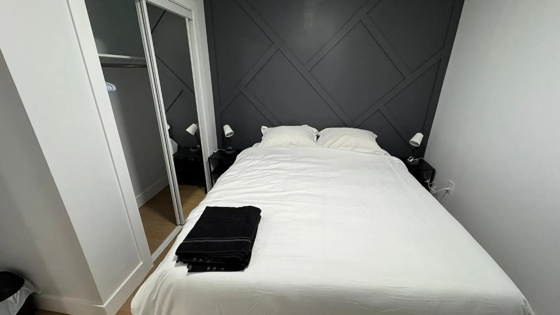 Appartement Entire Unit2 Airport Free Pkg Sep Entrance Newreno à Toronto 0*,