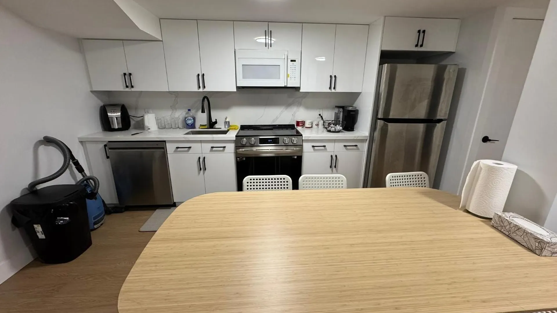 Appartement Entire Unit2 Airport Free Pkg Sep Entrance Newreno à Toronto