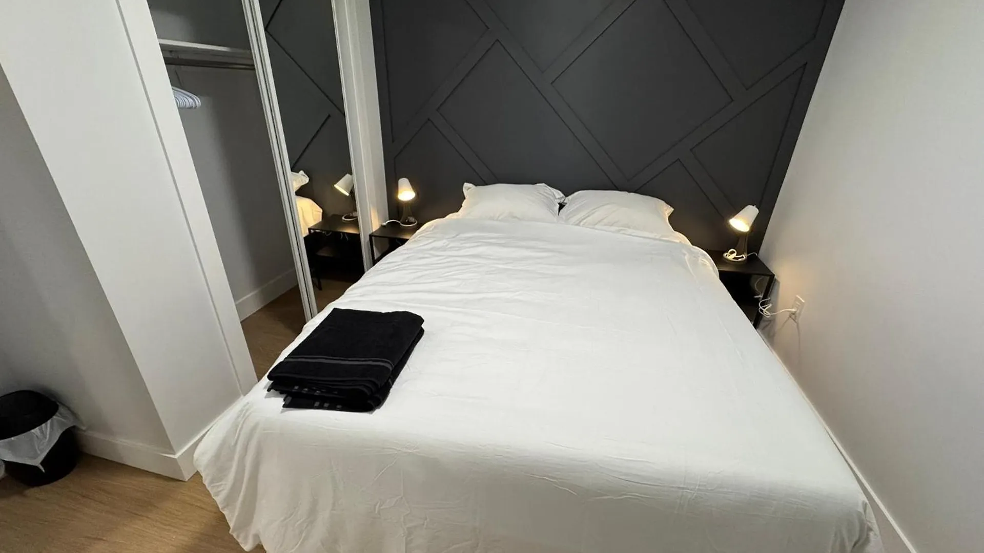 Appartement Entire Unit2 Airport Free Pkg Sep Entrance Newreno à Toronto