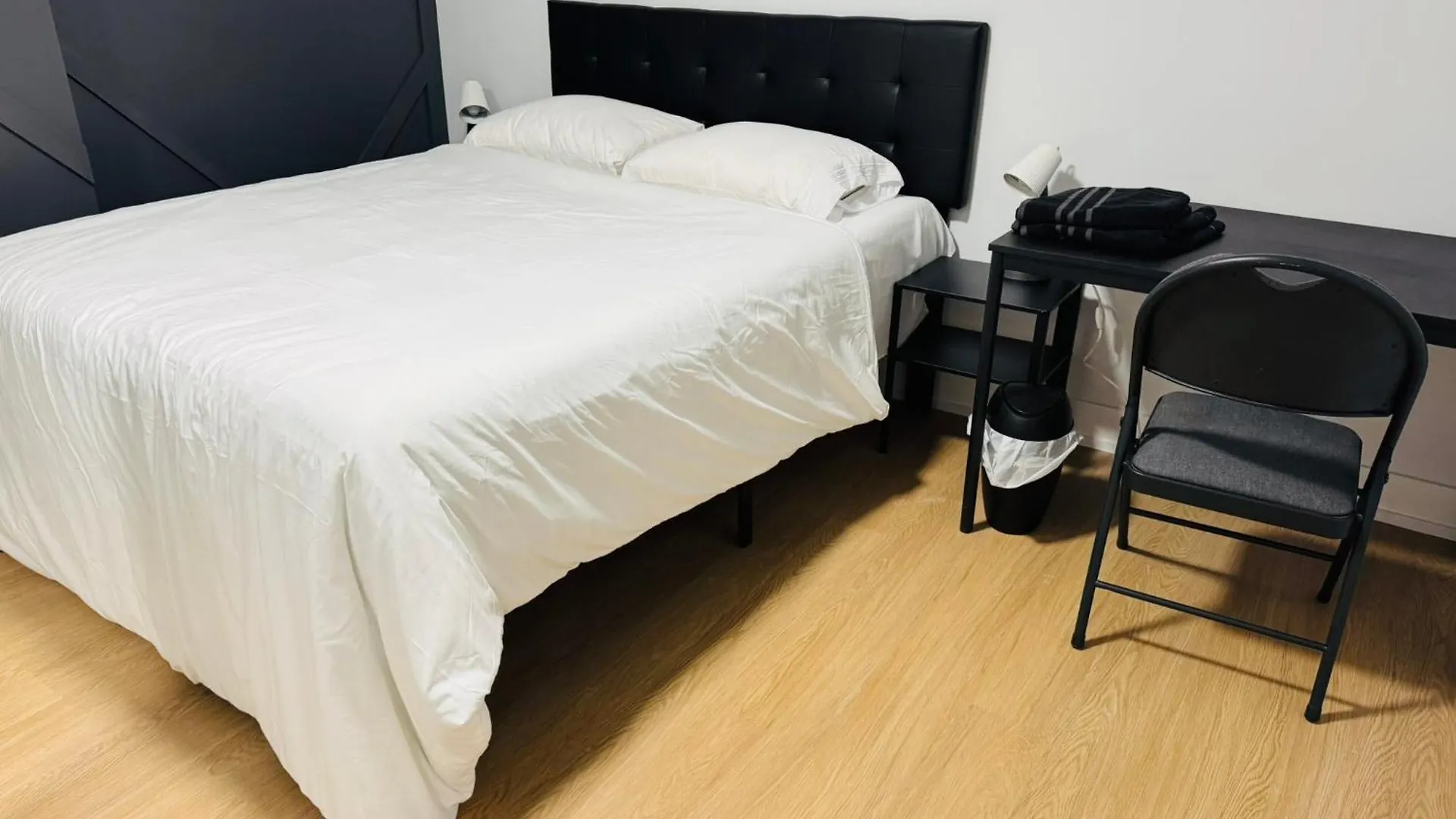 Appartement Entire Unit2 Airport Free Pkg Sep Entrance Newreno à Toronto 0*,  Canada